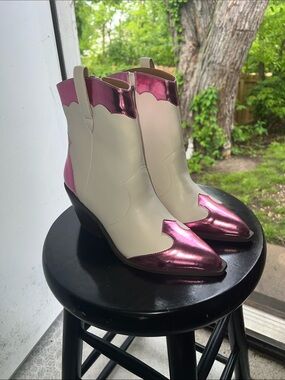 Hey Girl By Corkys Cream and Metallic Pink Western Ankle Boots Size 11
